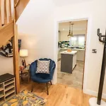 Globe Cottage