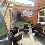 Sl - Fabulous 2 Bed Character Property Close To Town
