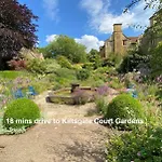 Bard\'S Nest, Crucible Apartment, Free Private Parking, 3 Mins Walk To Birthplace