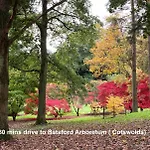 Bard\'S Nest, Crucible Apartment, Free Private Parking, 3 Mins Walk To Birthplace