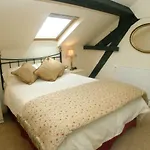 Juliet Cottage Hot Tub Sleeps 3 Singles Or Double