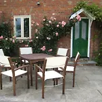 Falstaff Cottage For Up To 5, Stratford Upon Avon