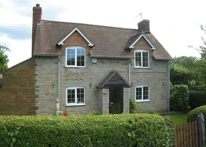 Macbeth Cottage - Sleeps Up To 5 - New Hot Tub