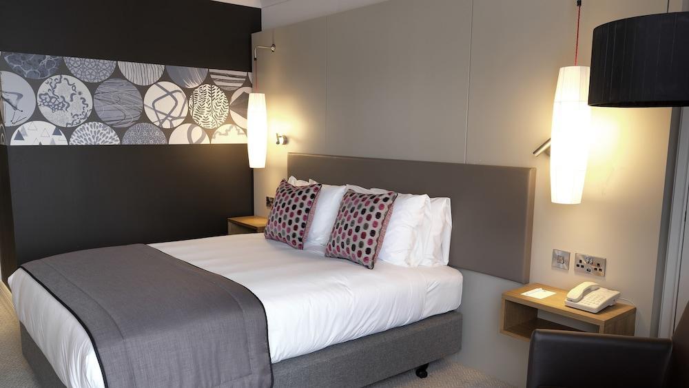 Crowne Plaza By Ihg 4*