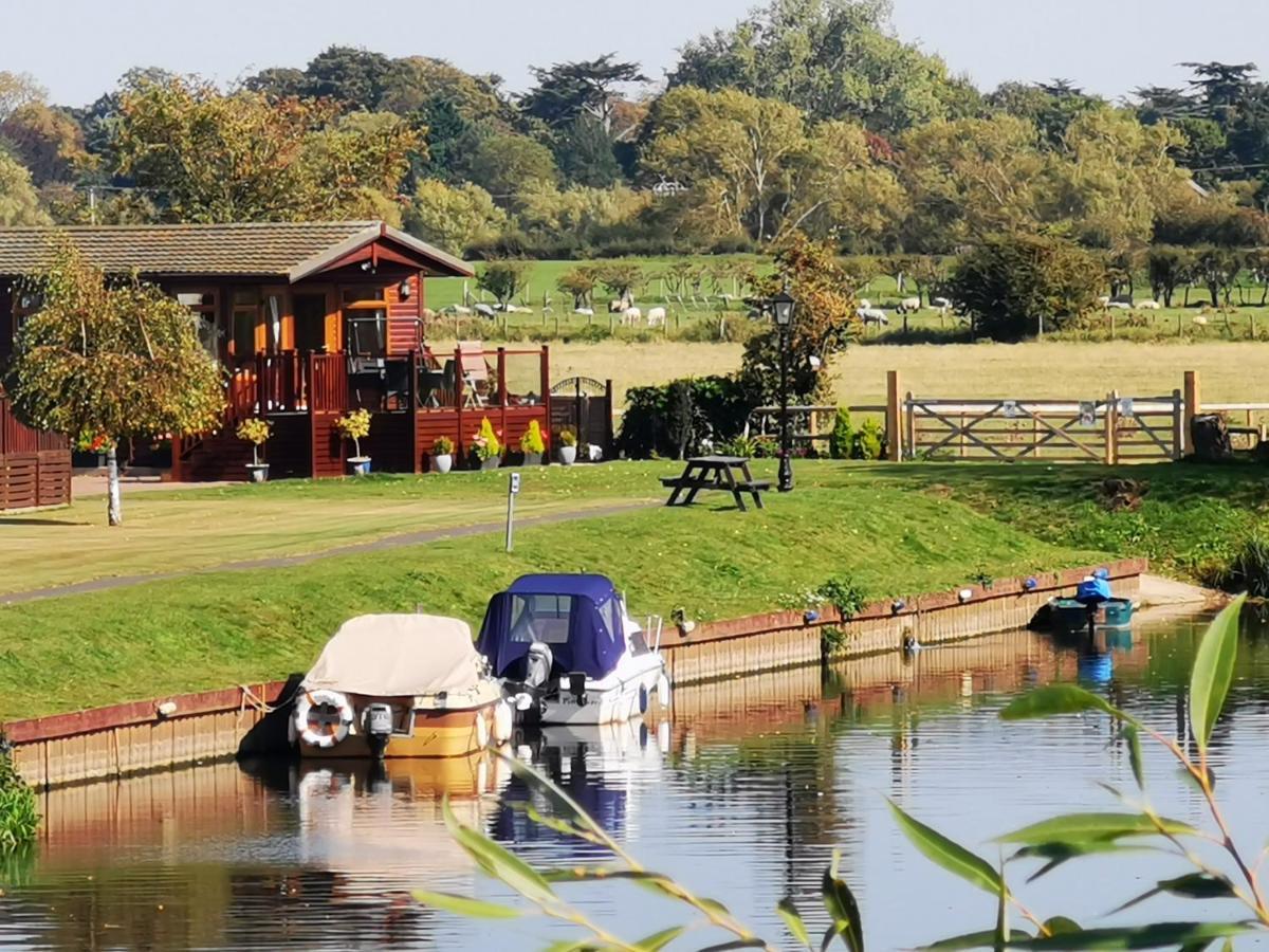 Lodge Bend In The River Stratford-upon-Avon