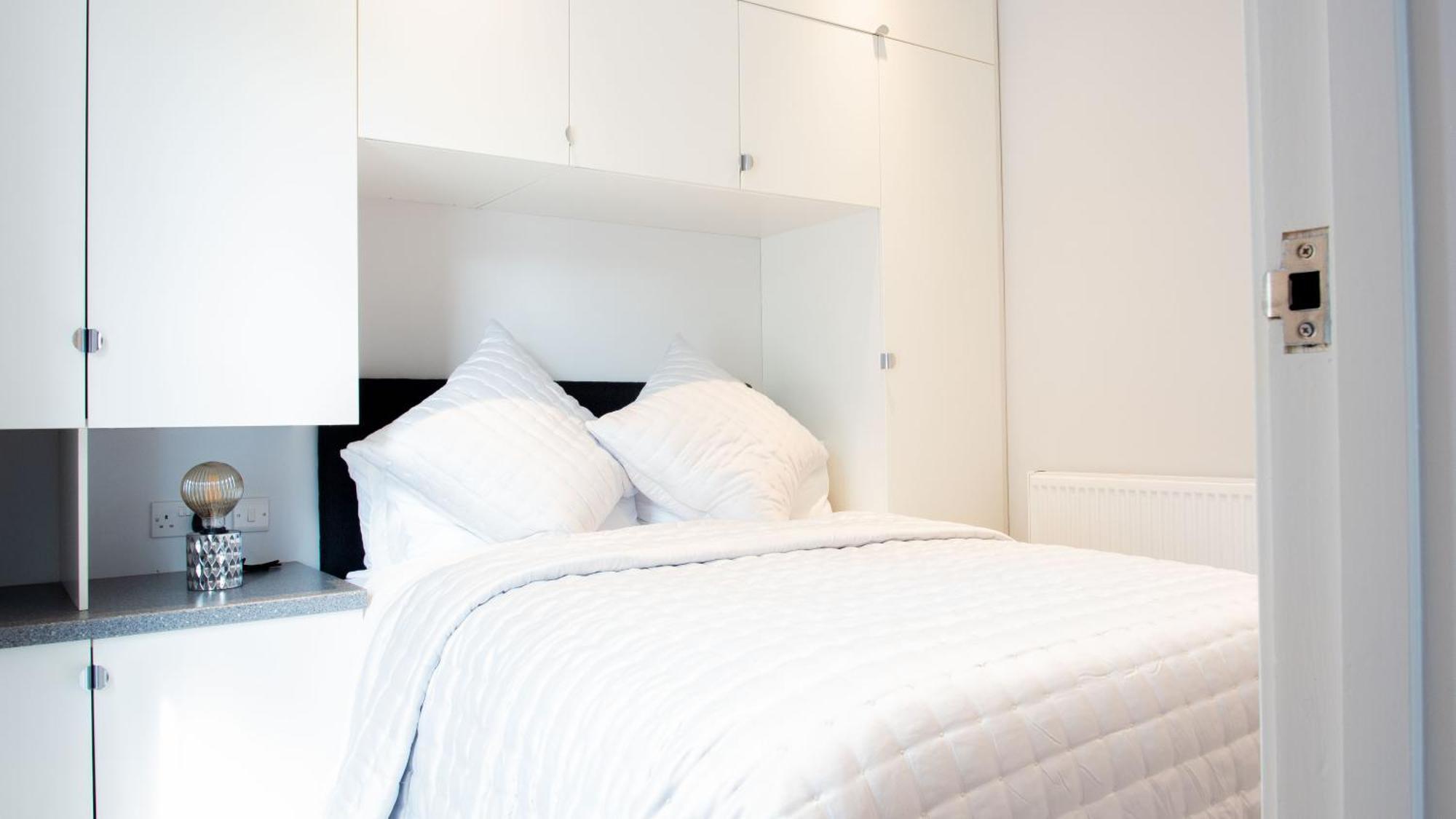 Modern With Free Parking And Wifi Apartamento *