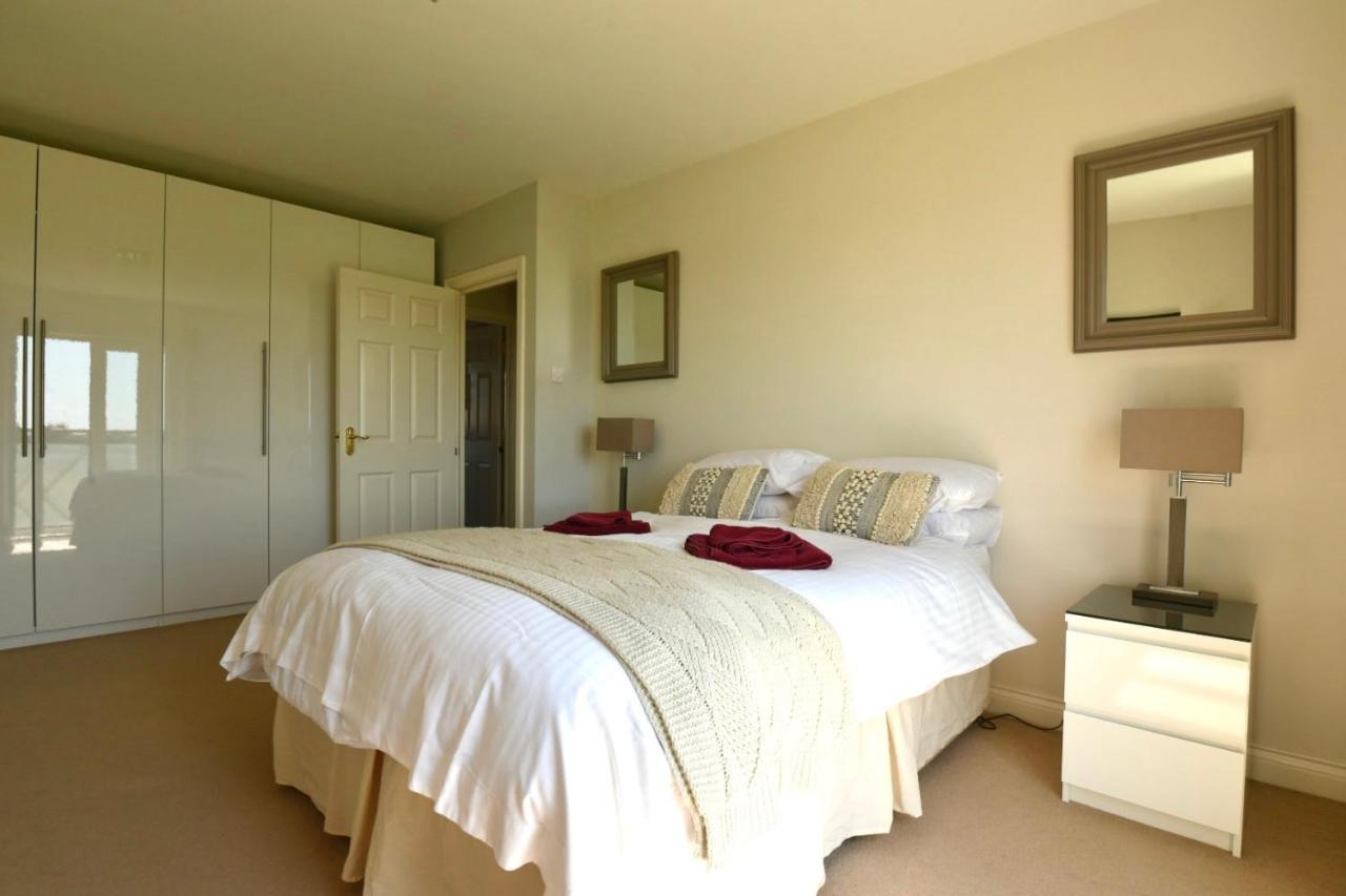 Holiday home 47 Wetherby Way, 3 Bedrooms, Sleeps 6, Easy Walk To Town, Parking, Self Catering, Great View *