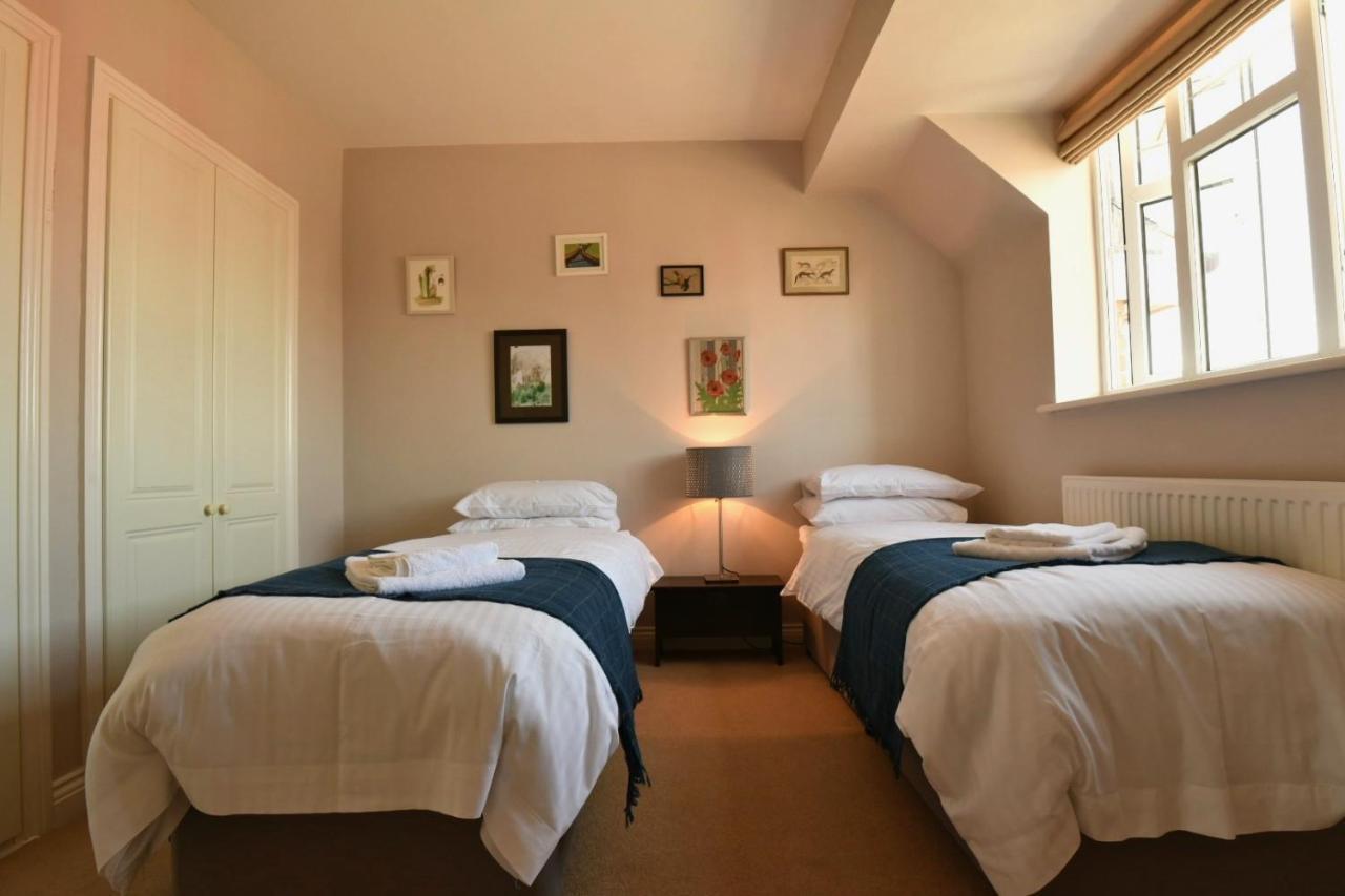 47 Wetherby Way, 3 Bedrooms, Sleeps 6, Easy Walk To Town, Parking, Self Catering, Great View * Stratford-upon-Avon