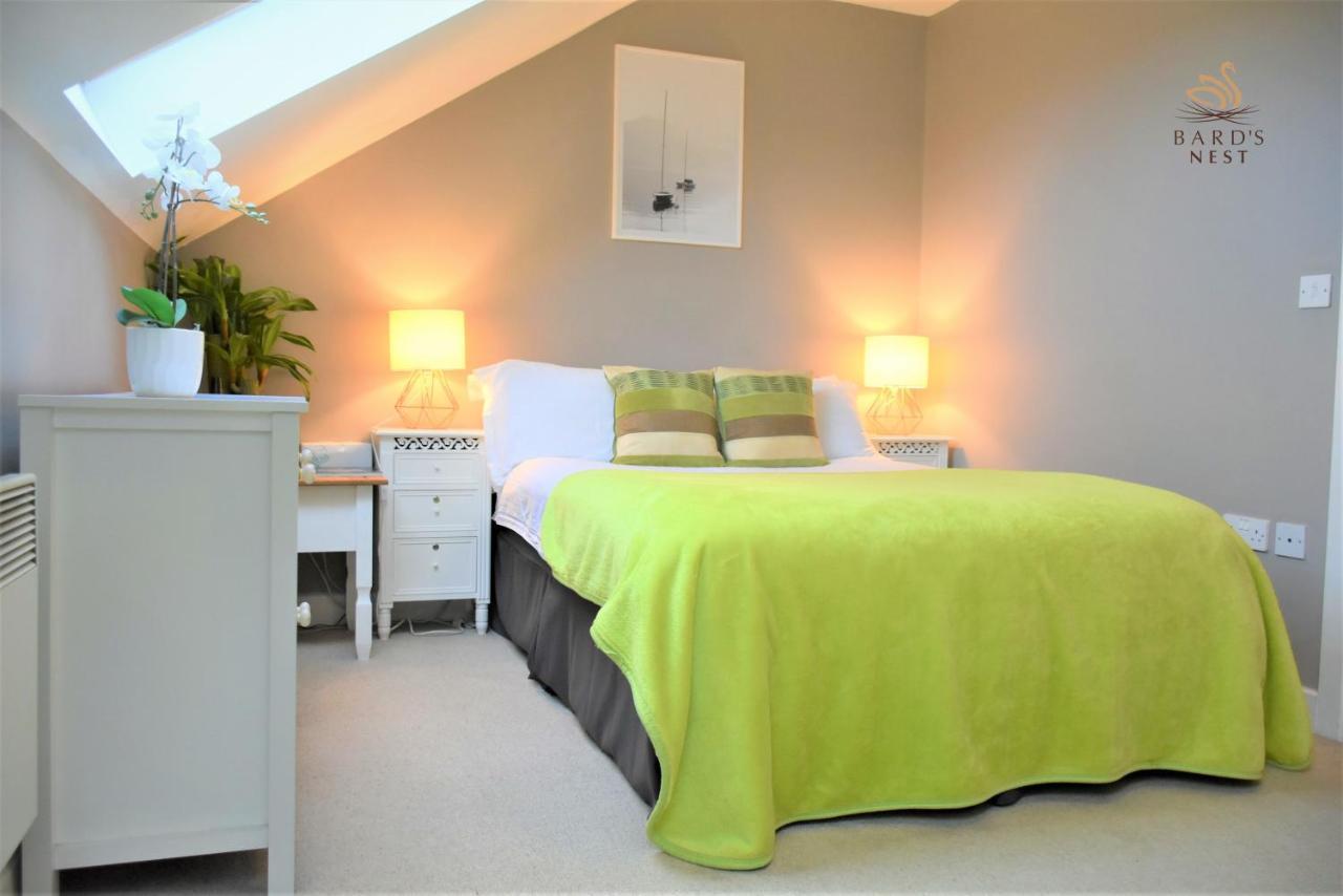 Bard's Nest, Crucible Apartment, Free Private Parking, 3 Mins Walk To Birthplace *