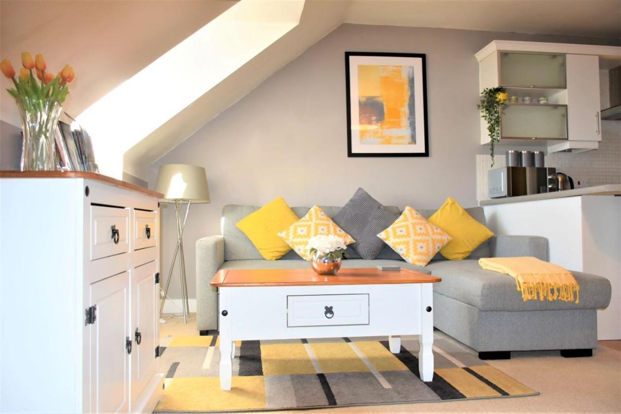 Bard's Nest, Crucible Apartment, Free Private Parking, 3 Mins Walk To Birthplace Apartment Stratford-upon-Avon