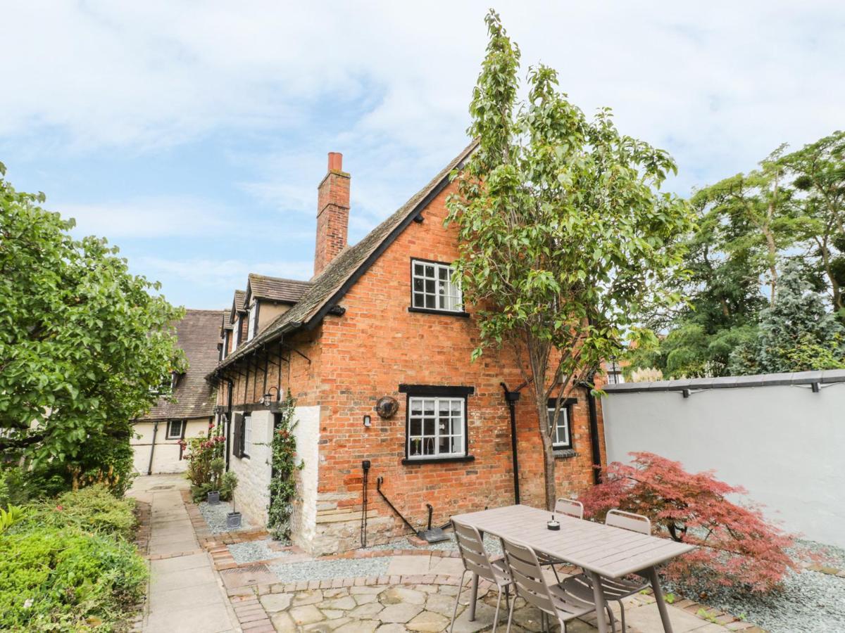 4 Masons Court *