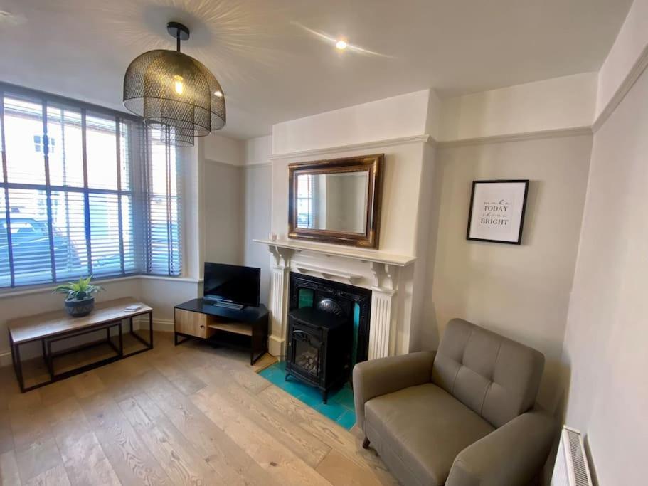 Sl - Fabulous 2 Bed Character Close To Town * Stratford-upon-Avon