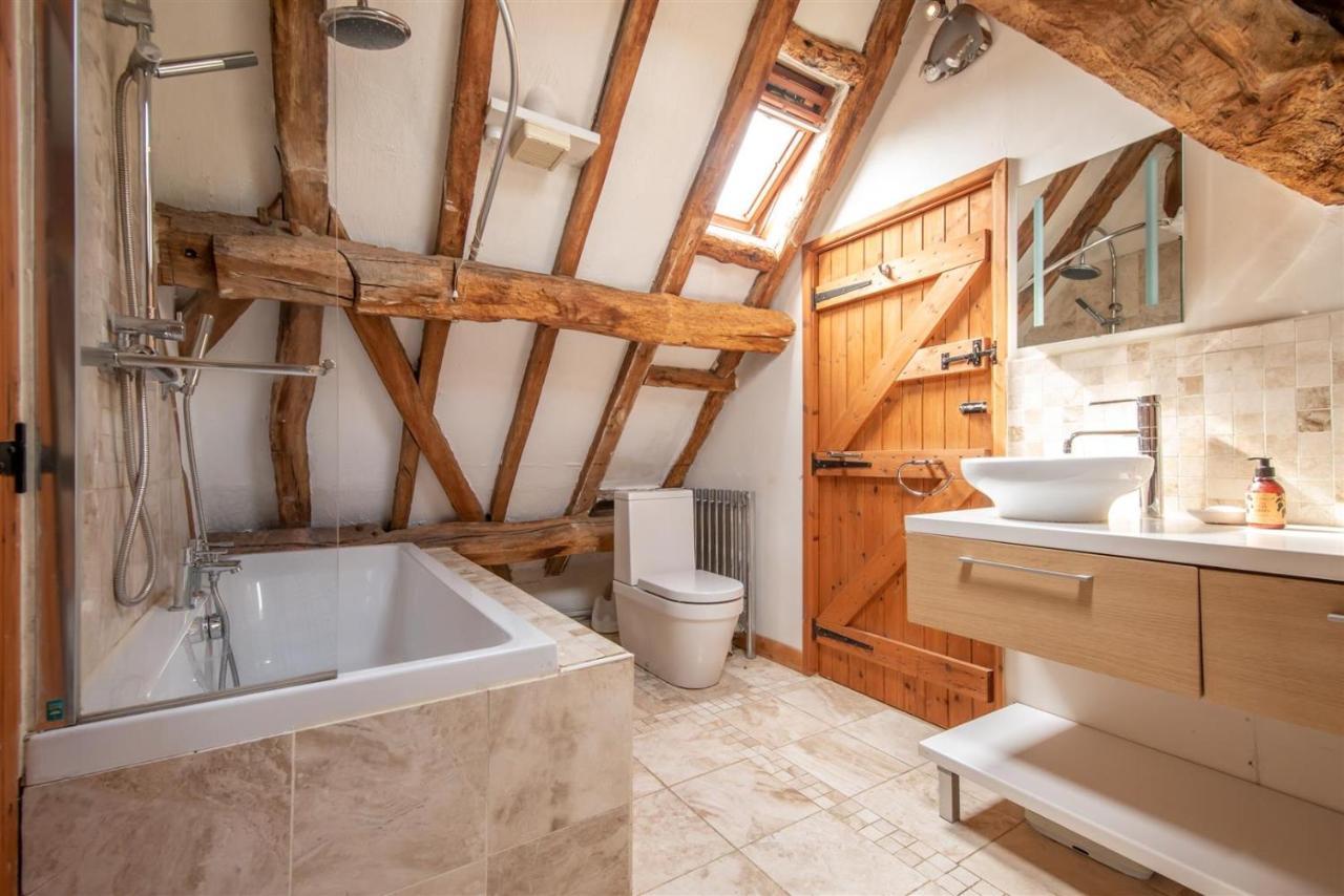 Holiday home Elegant Peaceful Barn In Rural Village Setting Close To Upon Avon