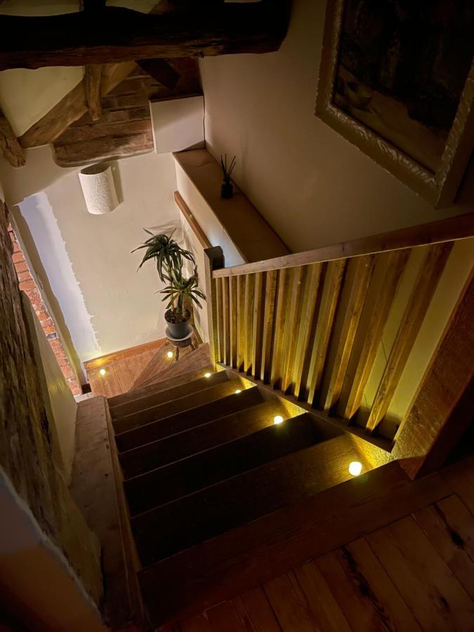 Elegant Peaceful Barn In Rural Village Setting Close To Upon Avon
