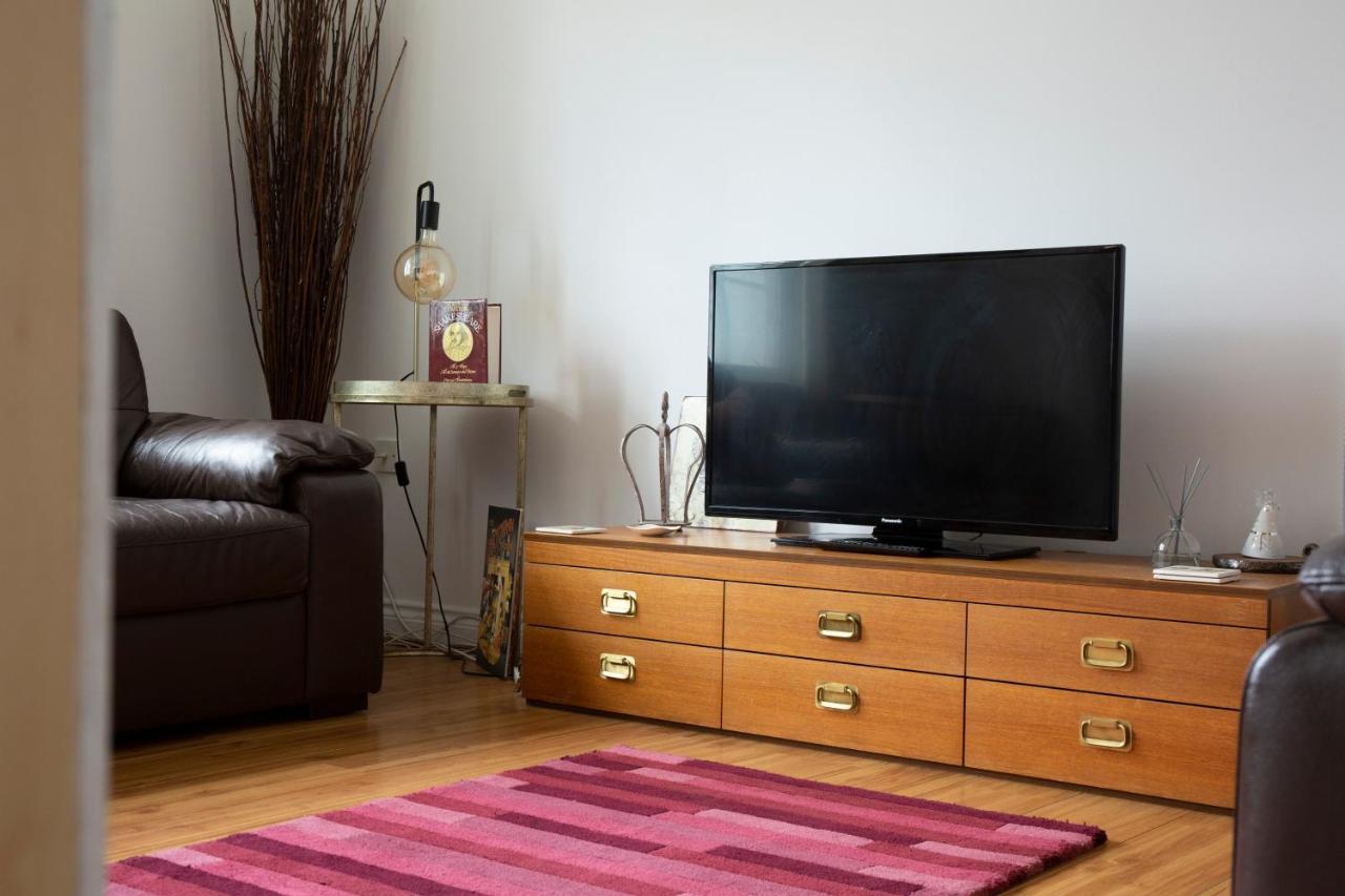 Central Townhouse In Upon Avon Apartment