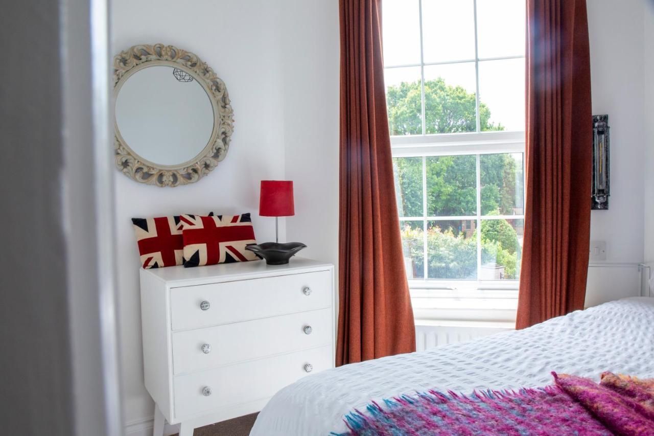 Central Townhouse In Upon Avon