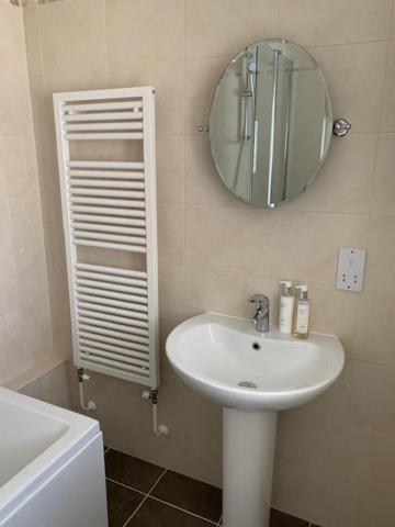 Homestay Private & Lounge In Town Centre With Parking *