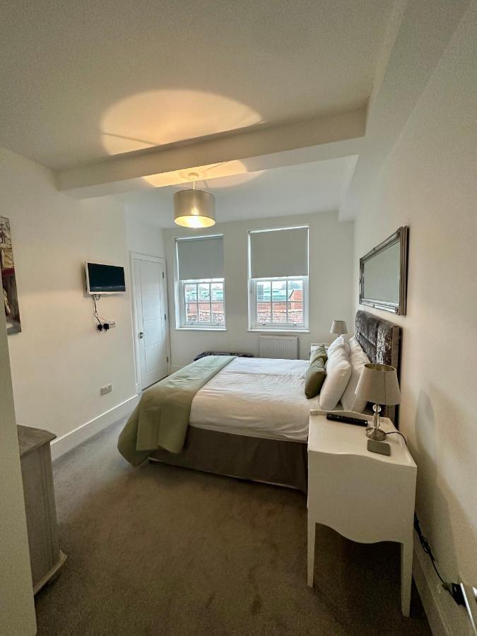 Cc * Stratford-upon-Avon