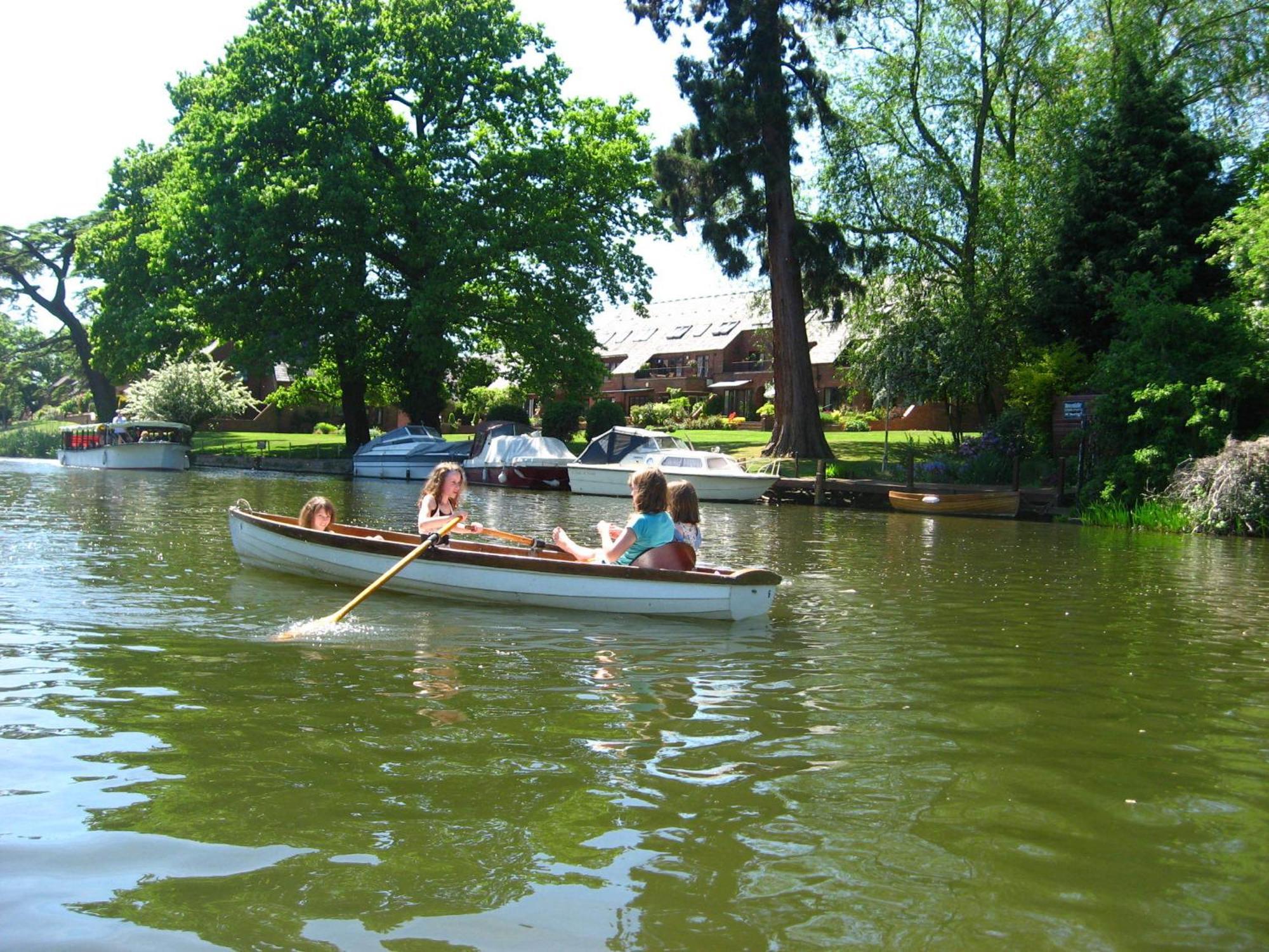 Bend In The River Lodge