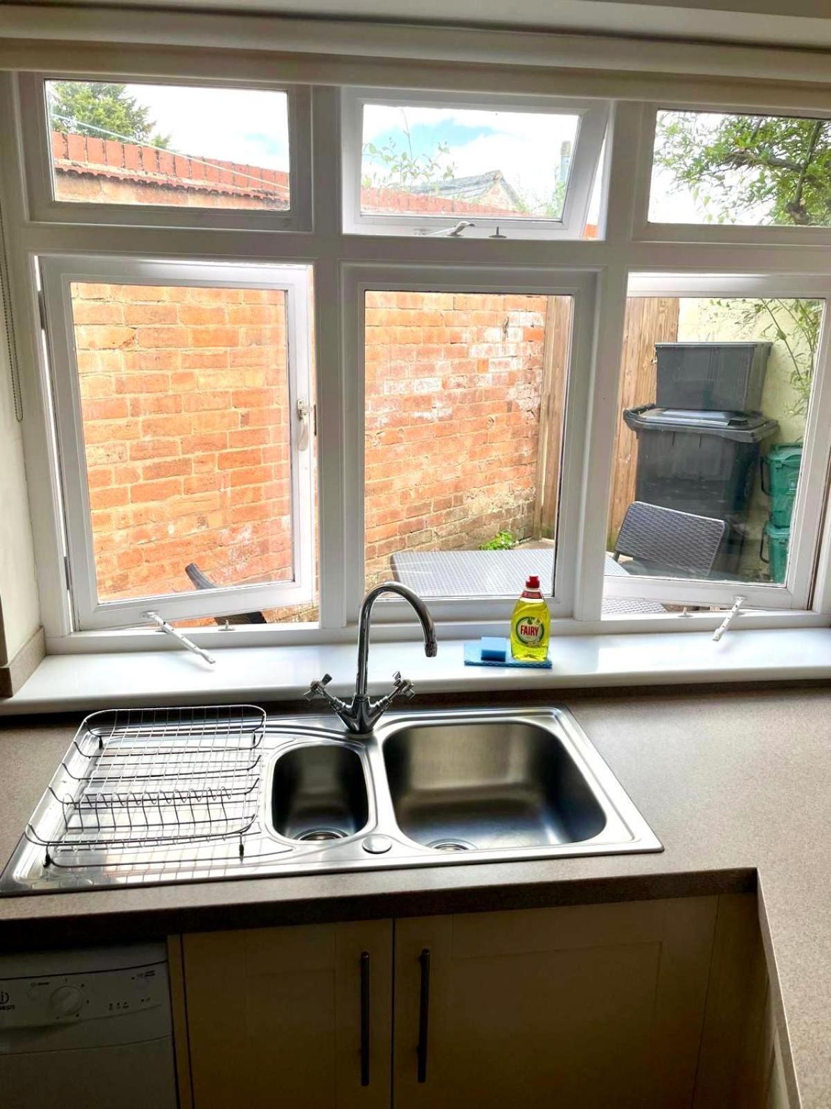 Town Centre Perfect Location With On-street Parking Stratford-upon-Avon