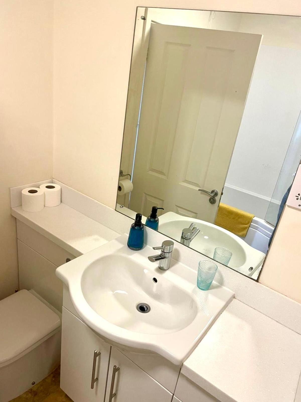 Town Centre Perfect Location With On-street Parking Stratford-upon-Avon