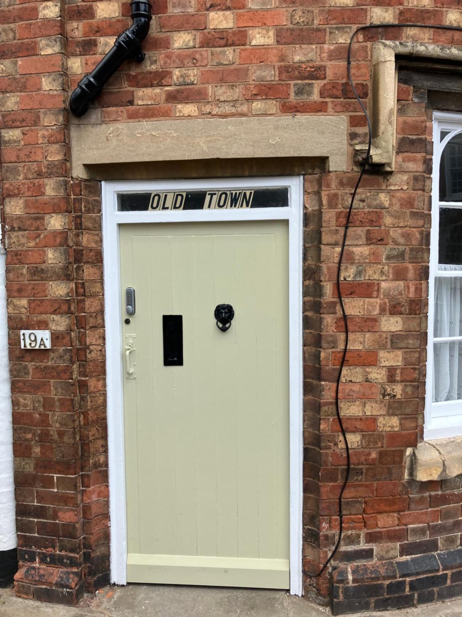 Town Centre Perfect Location With On-street Parking Apartment