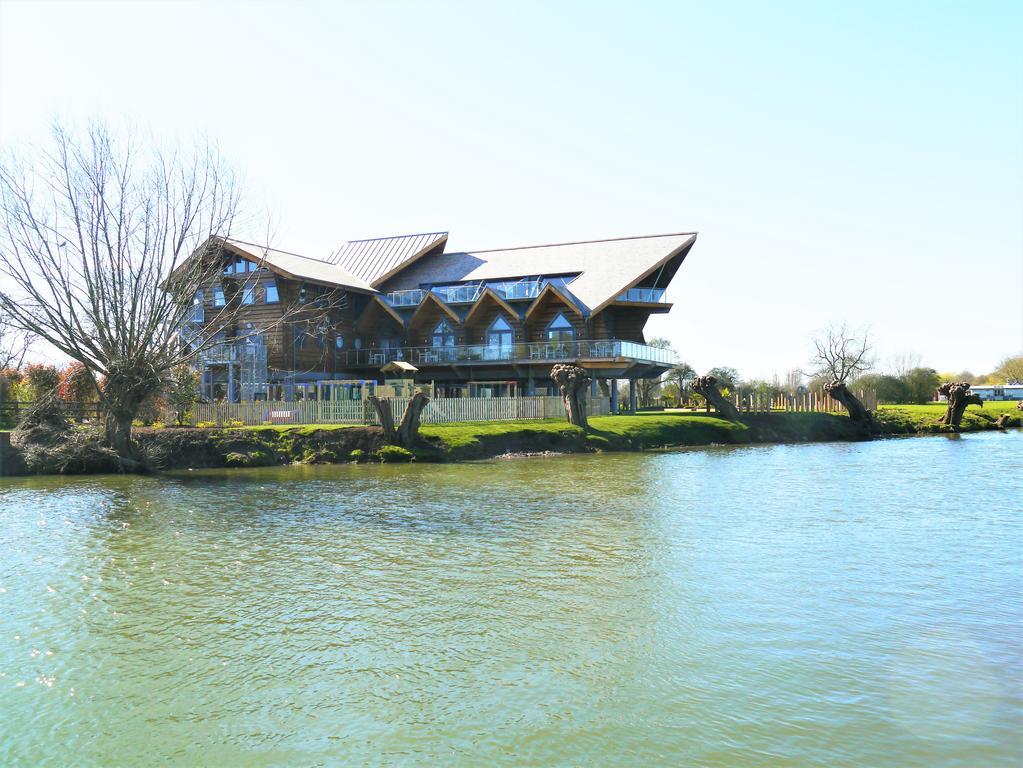 Lodge Bend In The River Stratford-upon-Avon