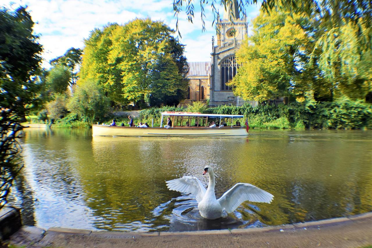 Lodge Bend In The River Stratford-upon-Avon