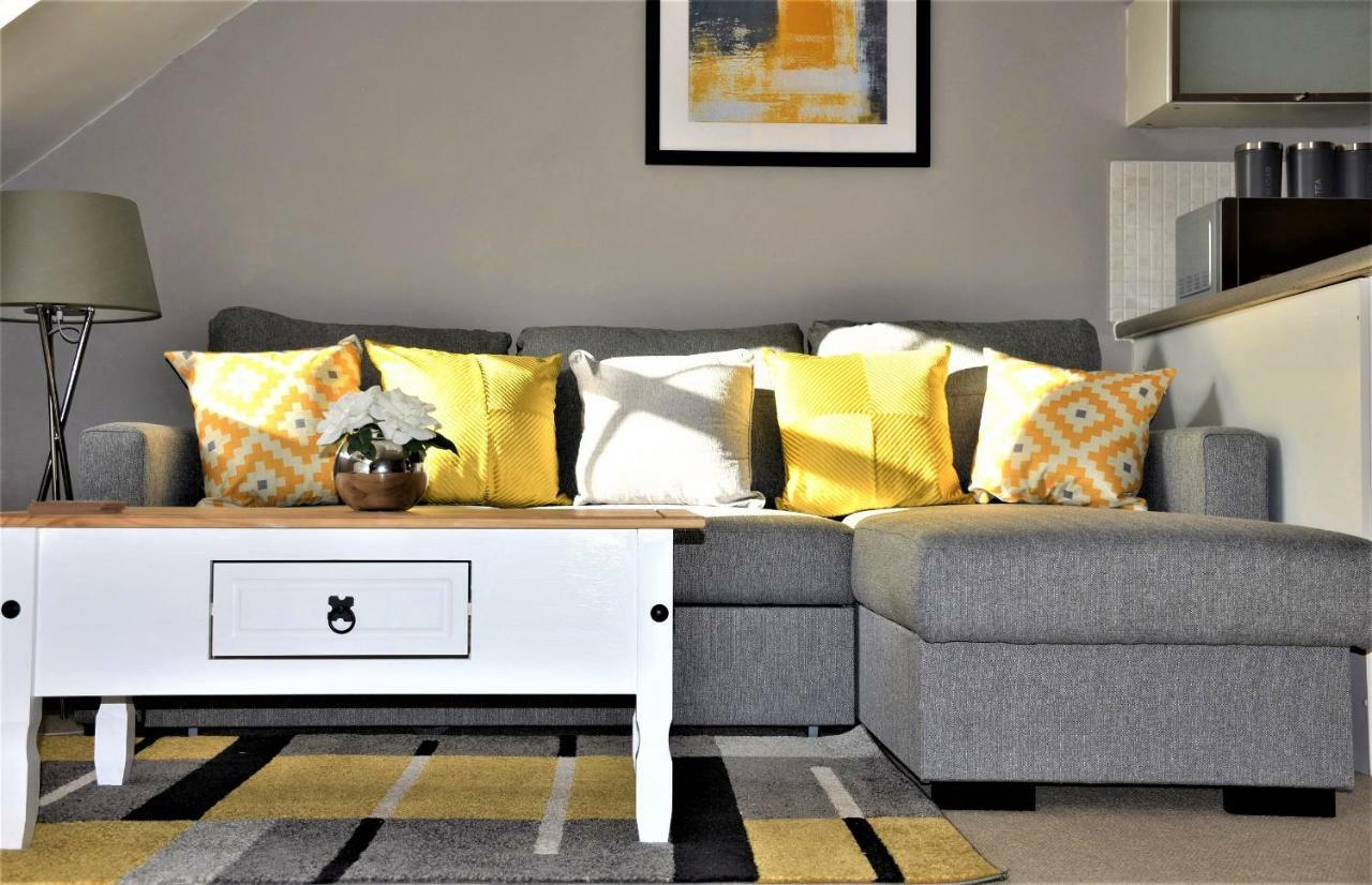 Apartment Bard's Nest, Crucible Apartment, Free Private Parking, 3 Mins Walk To Birthplace Stratford-upon-Avon