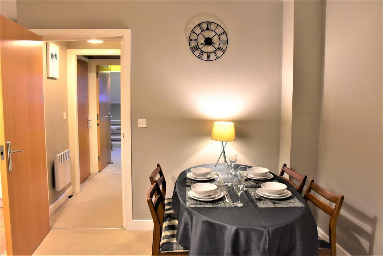 Bard's Nest, Crucible Apartment, Free Private Parking, 3 Mins Walk To Birthplace Apartment