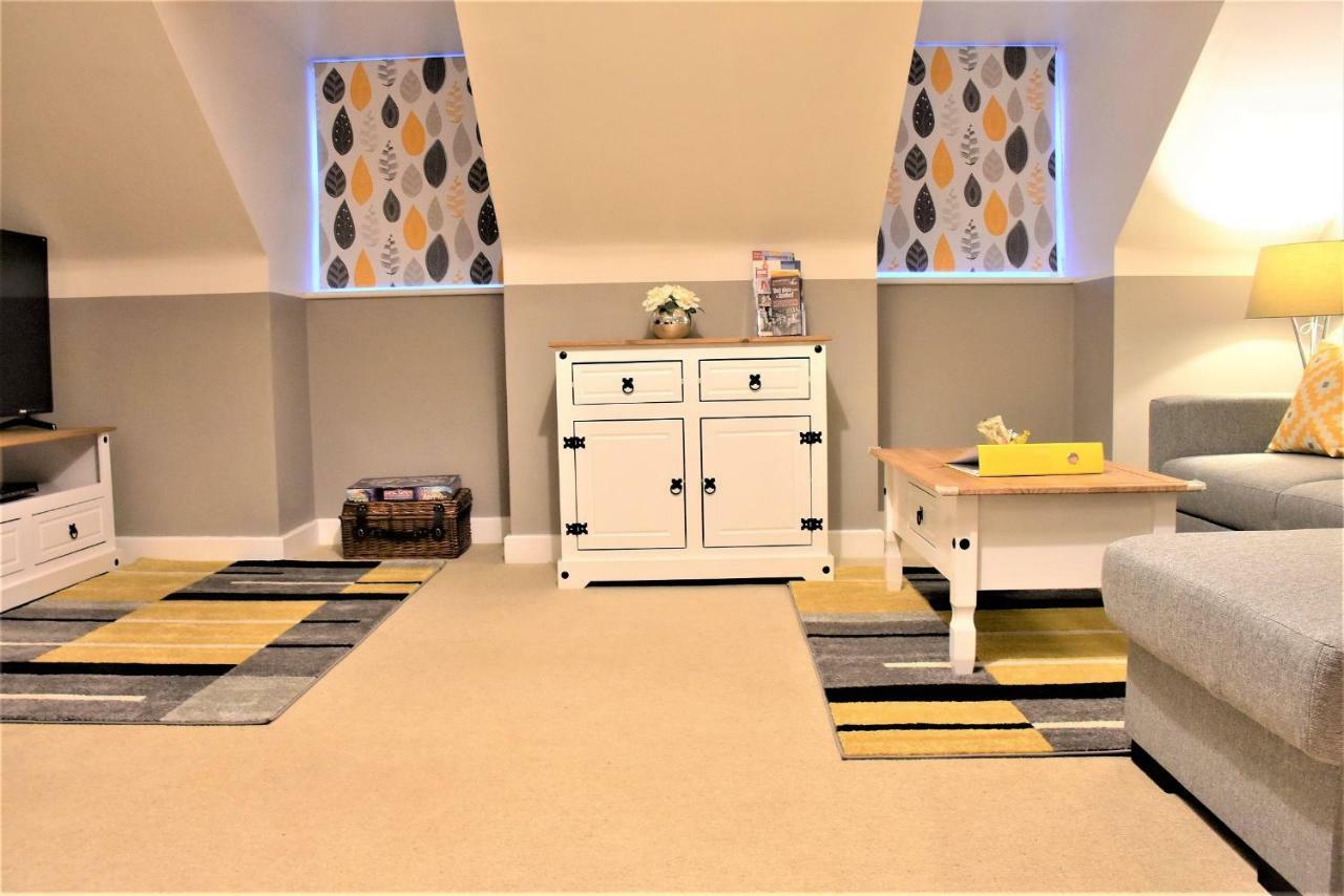 Apartment Bard's Nest, Crucible Apartment, Free Private Parking, 3 Mins Walk To Birthplace