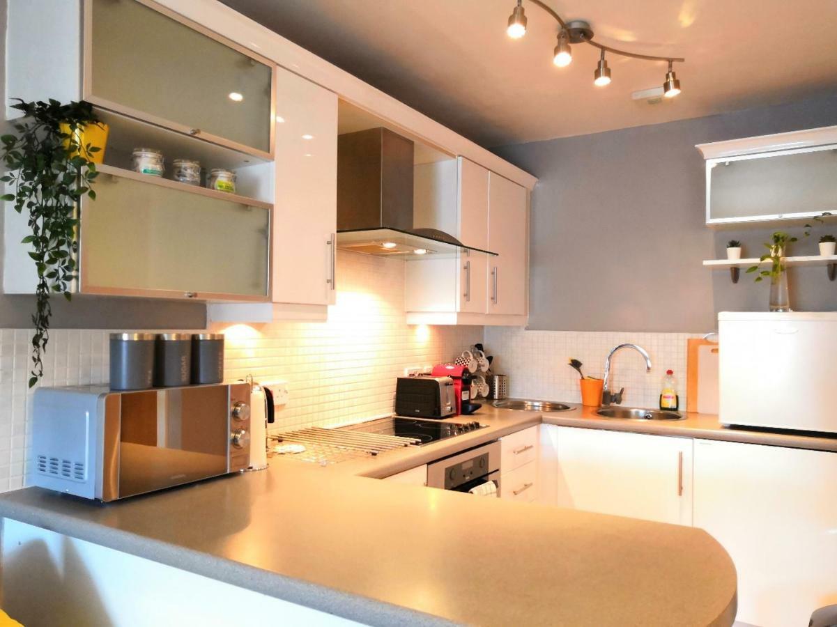Bard's Nest, Crucible Apartment, Free Private Parking, 3 Mins Walk To Birthplace Apartment