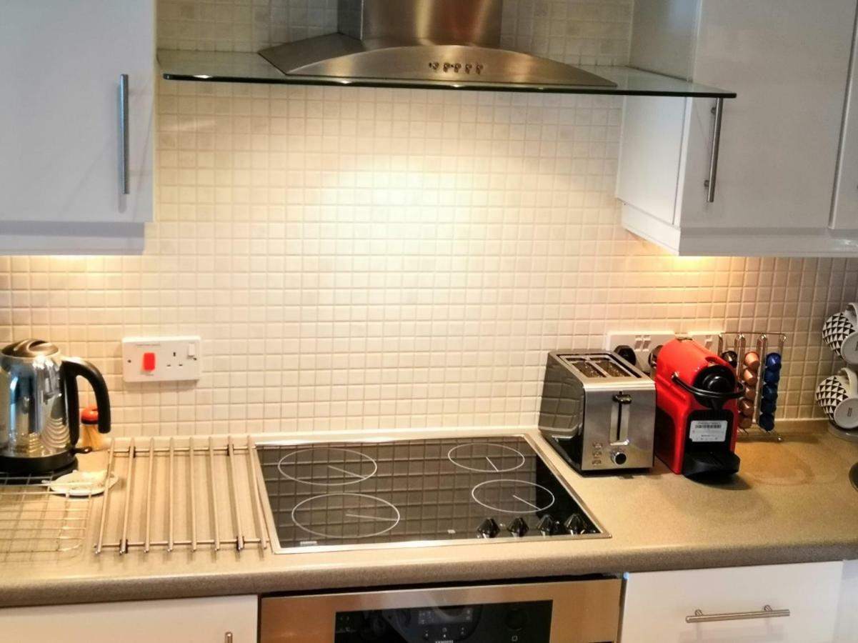 Bard's Nest, Crucible Apartment, Free Private Parking, 3 Mins Walk To Birthplace Apartment
