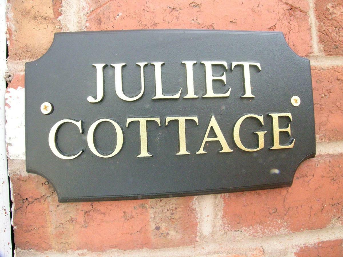Holiday home Juliet Hot Tub Sleeps 3 Singles Or Double Stratford-upon-Avon