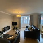Gs - Luxury, Modern Town Centre, 2 Beds, Free Parking For One Vehicle