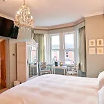 Quilt And Croissants Guest House