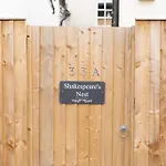 Shakespeare\'S Nest