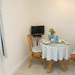 Monks Barn Farm - Self Catering Cottage