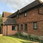 Monks Barn Farm - Self Catering Cottage