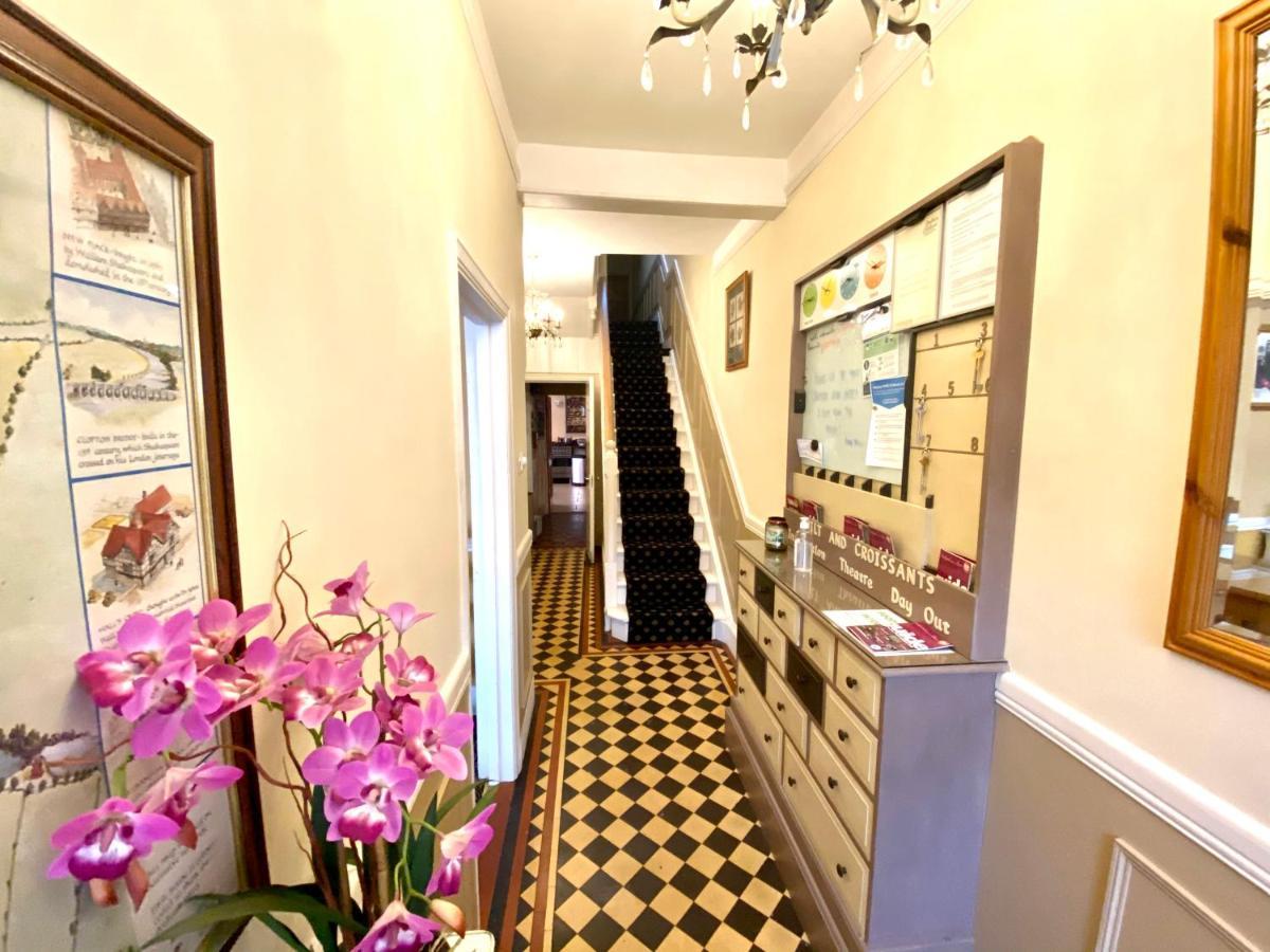 Quilt And Croissants Guest house