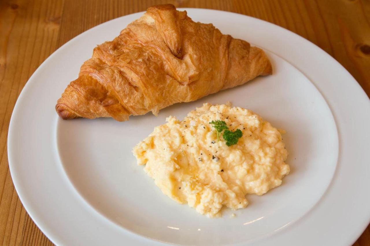 Quilt And Croissants 3*