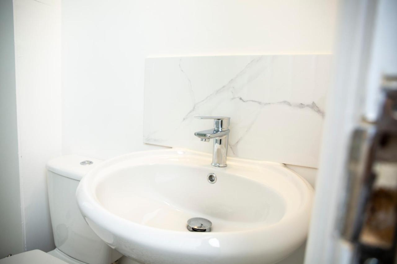 Modern Townhouse With Free Parking And Wifi Stratford-upon-Avon