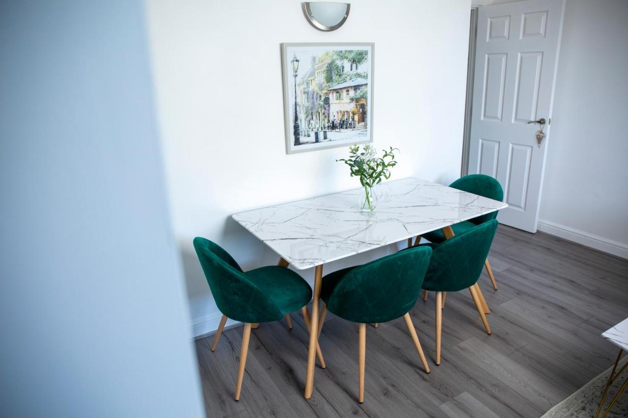 Modern Townhouse With Free Parking And Wifi * Stratford-upon-Avon