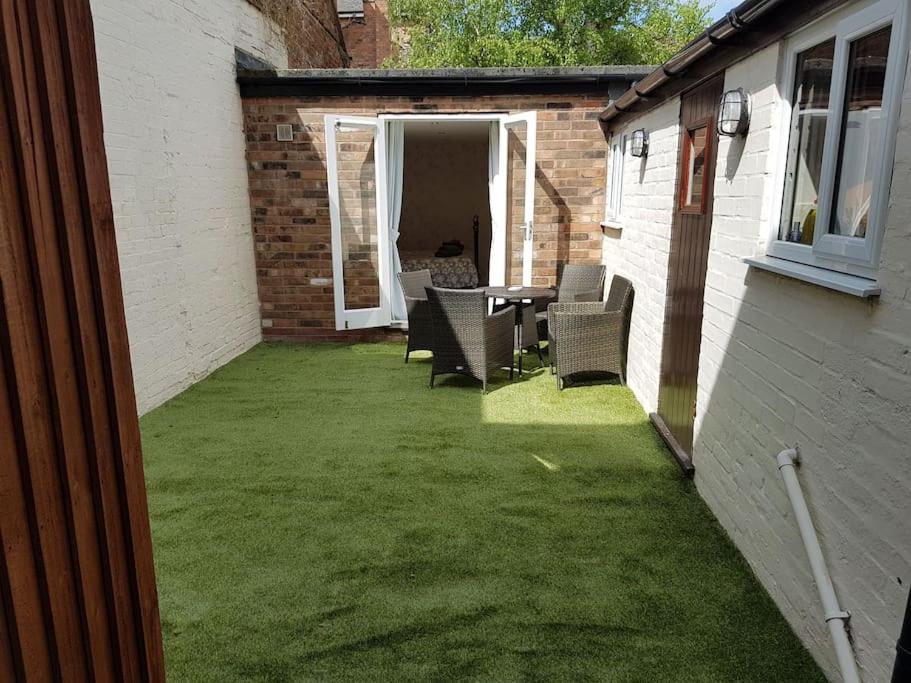 Centre, Ground Level, Parking Nearby Stratford-upon-Avon