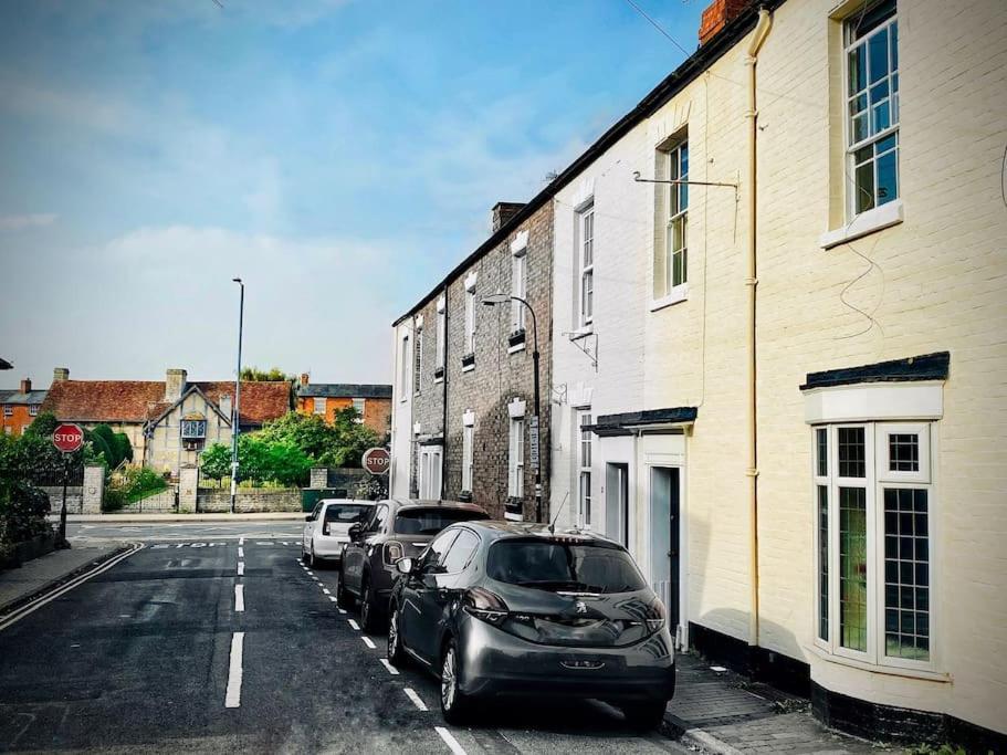 Apartment Centre, Ground Level, Parking Nearby Stratford-upon-Avon