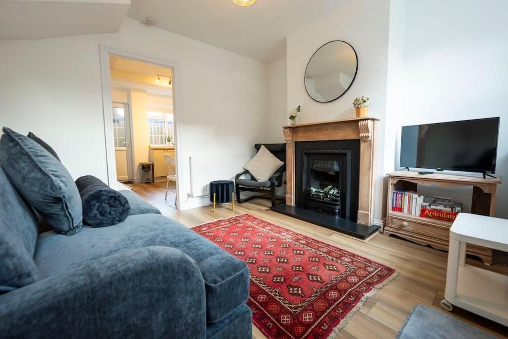 Cosy 2-bedroom Townhouse - Free Parking * Stratford-upon-Avon