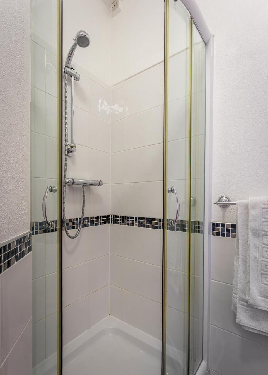 Ashgrove House 4*